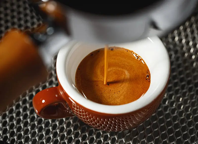 Espresso zubereiten im Siebträger