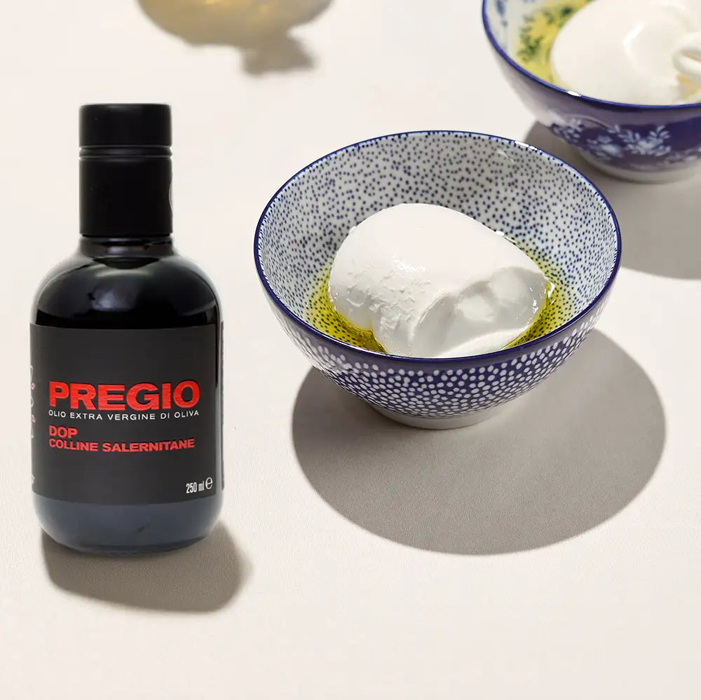 pregio olivenoel aus italien auf mozarella